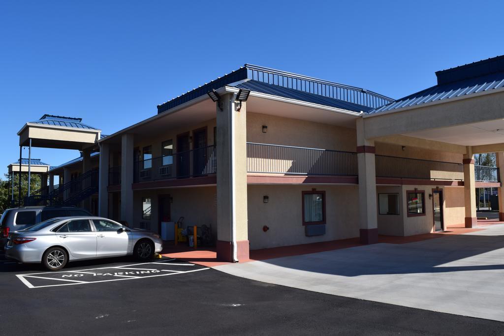 Royal Inn & Suites Douglasville Dış mekan fotoğraf